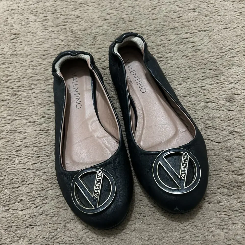 Valentino Leather Ballet Flats Size 7 Black Embossed Logo